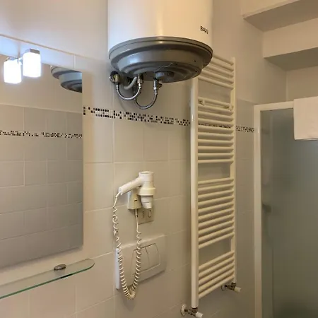 Gemini Apartment *
